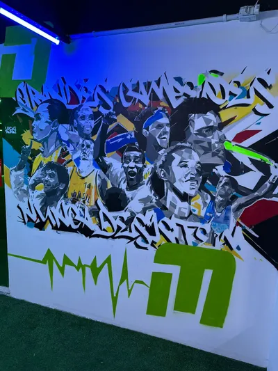 Mural esportivo - Arte colorida inspiradora com atletas de diferentes esportes